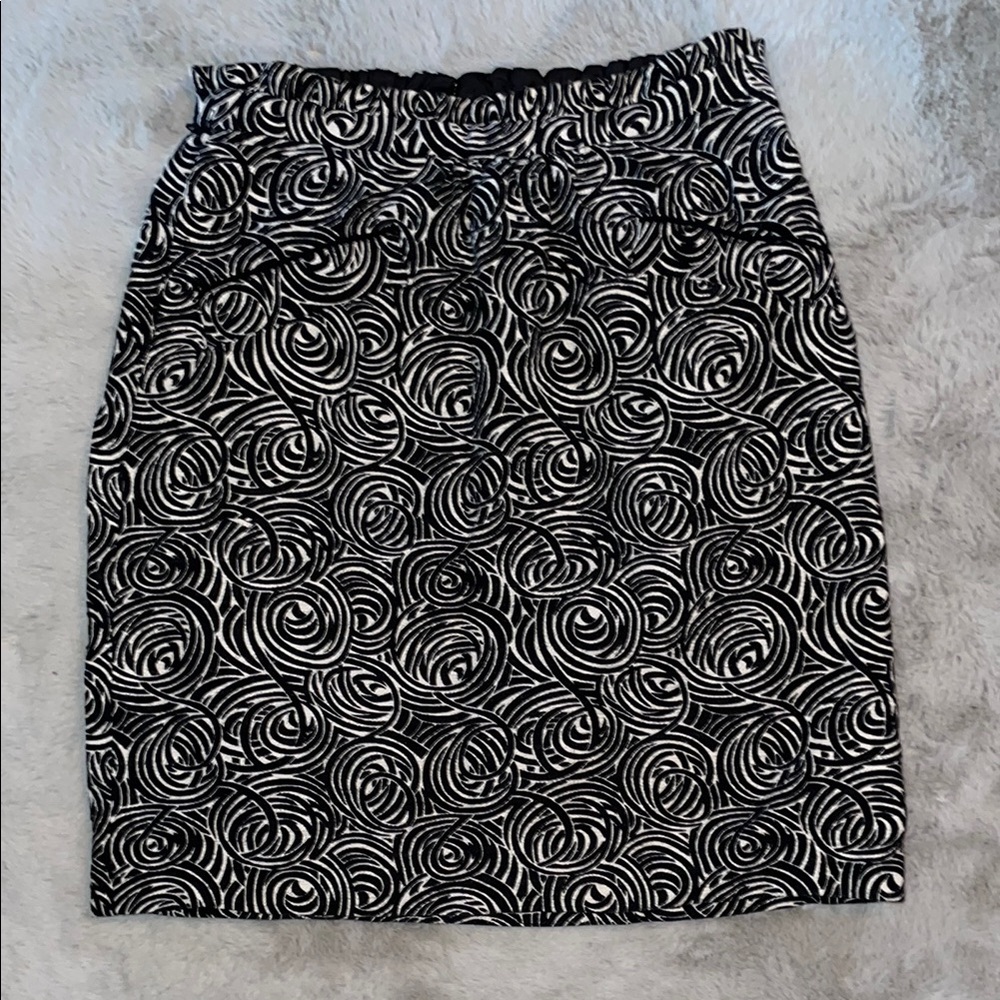 Elevenses Black White Rose Floral Skirt Size 4